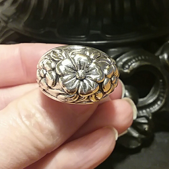 💃STERLING SILVER FLOWER RING - Picture 8 of 8